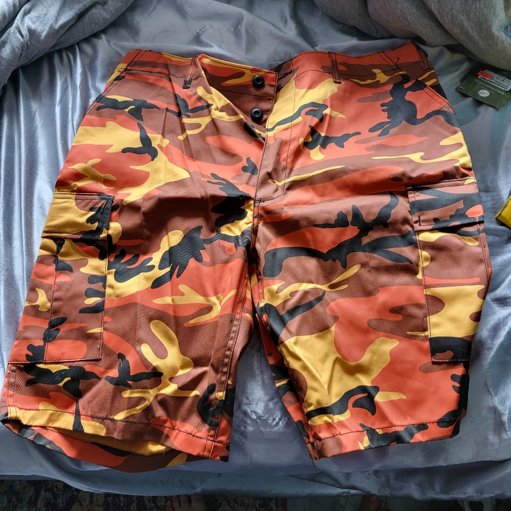 Camouflage cargo shorts